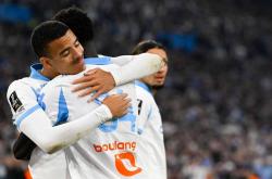 一场6-2，让法甲变天，榜首易主，曼联弃将踢疯了：轰入4球