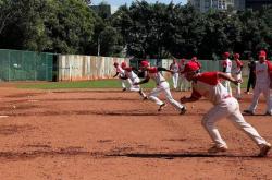 中国U18棒球队在四川攀西亚高原体育训练基地备战世界杯